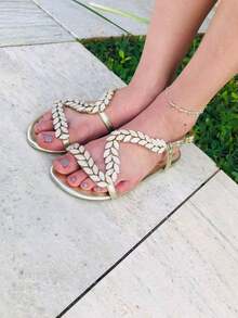 Rasteira de pedras brancas rasteirinha elegante sandália feminina confortável