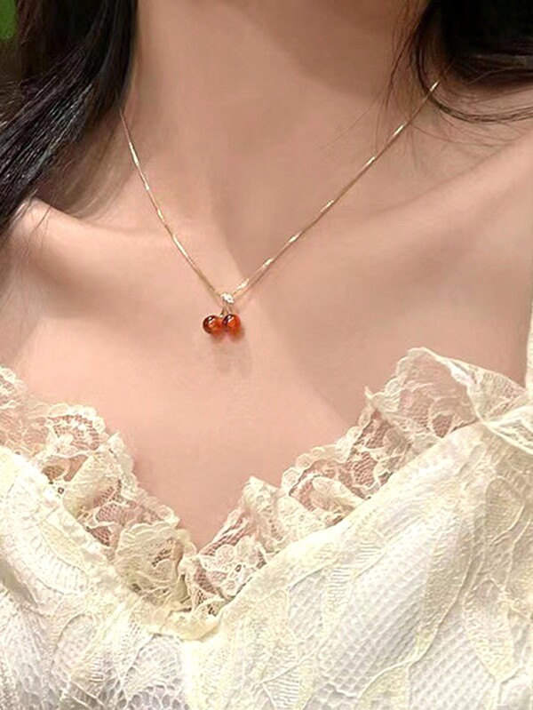 1pc Simple Vintage Red Cherry Pendant Collarbone Necklace