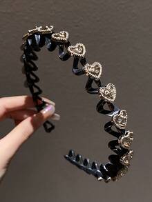 1枚極簡主義心形女式髮箍，適用於髮型造型