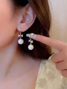 1副溫柔精美的美人魚珍珠蝴蝶結耳環, 時尚高端的淑女風耳環, 優雅多變的耳飾, 適合女性日常佩戴