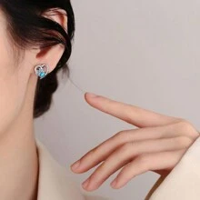 1 paio di orecchini a bottone con decorazioni esclusive e adorabili di Luna e zampa di cane in zirconia cubica, adatti a donne e ragazze, perfetti per l