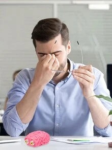 1 個帶眼睛設計的大腦造型防壓球,可擠壓彈跳減壓,防止焦慮,抗壓焦慮緩解,抗壓專注減壓玩具,適合青少年和成人的有趣萬聖節玩具 - 粉色 - 查看 5