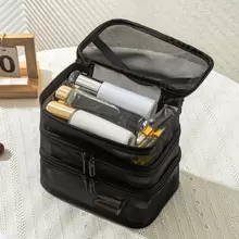三层旅行化妆包，1个大容量轻便洗漱包，多功能化妆品收纳包，可爱手提包钱包，便携式化妆刷收纳包，带拉链，可收纳口红、化妆刷、护肤品、手机、零钱等。适合作为妈妈礼物、生日礼物、送给朋友和老师的礼物、圣诞礼物、化妆包、旅行包、女士化妆包、手拿包/小手提包、化妆品收纳包、化妆刷收纳包、迷你化妆包、大容量化妆包、圣诞礼物、化妆包、旅行必备品。 - 黑色 - 查看 5