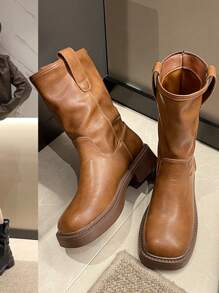 2023秋冬季新款女士中筒牛仔靴,具備復古元素和粗跟 - 卡其色 - 查看 1