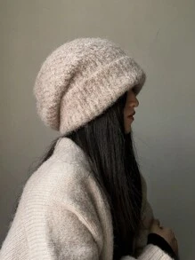 1頂針織帽,冬季長款針織帽,休閒鬆懶風格,保暖耳朵保護帽,適合女性日常穿著