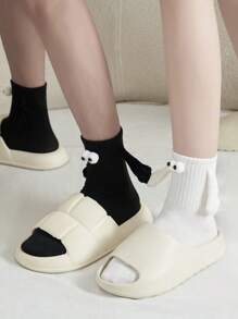 2 Pairs Of Mid-calf Socks With Three-dimensional Eyes That Can Hold Hands, Suitable For Couples/good Friends