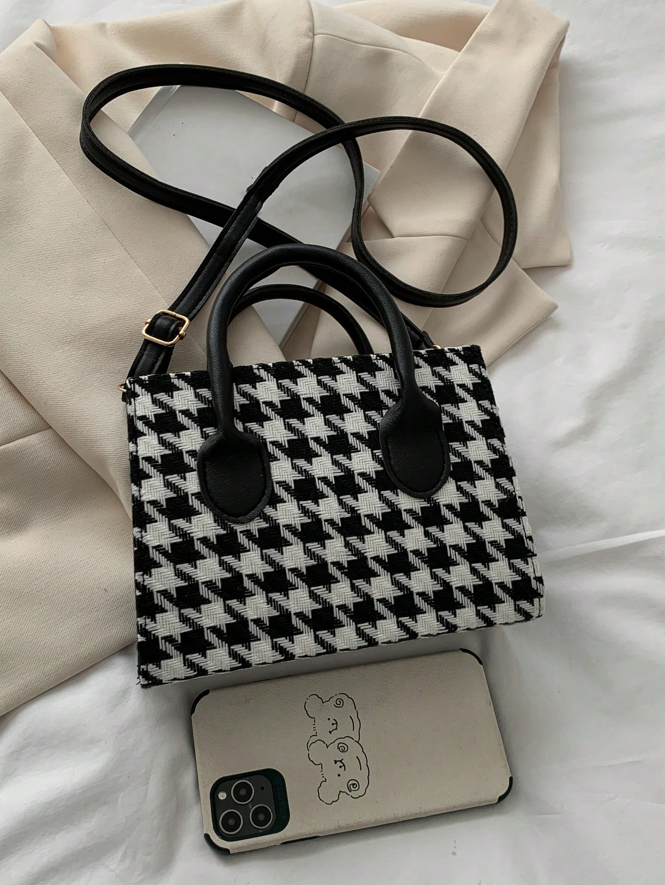 حقيبة مربعة لليد بنمط الطيور المربعة الجديدة للموض...