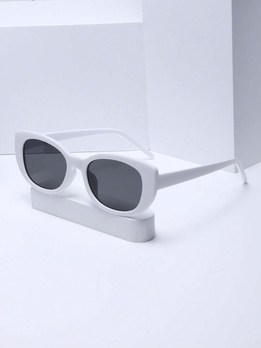 1 件装新款女士白色猫眼镜框时尚眼镜，永恒经典，适合日常生活和旅行 - 白色 - 查看 1