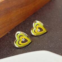 Heart-shaped Earrings - Gold - View 2