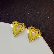 Heart-shaped Earrings - Gold - View 4