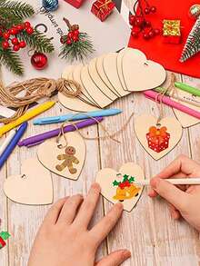10入組聖誕裝飾木製掛飾,創意雕刻和繪畫的心型木牌,裝飾有木屑,適用於家居裝飾