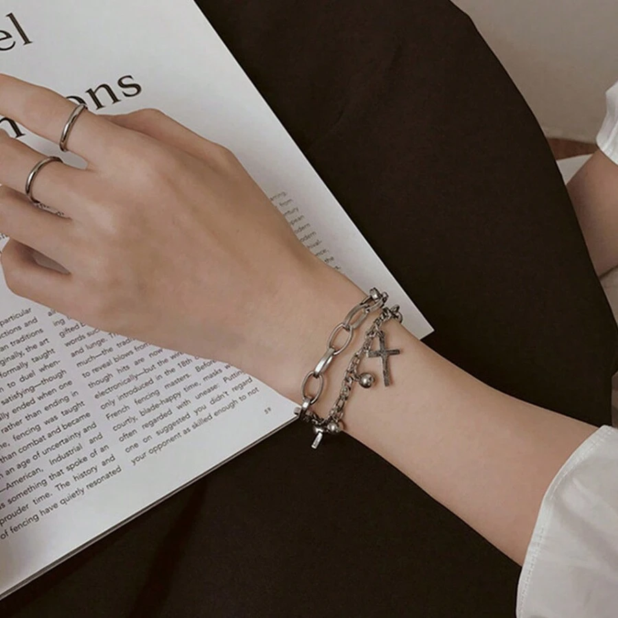 1入組時髦和優雅嘻哈別緻雙層金屬十字吊墜項鍊適用於女性生日/假日禮品