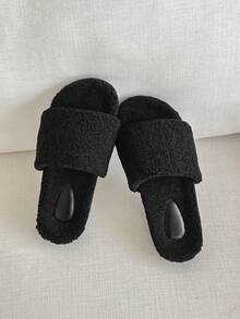 女款保暖舒適防滑黑色毛茸茸室內拖鞋,適用於秋冬季節