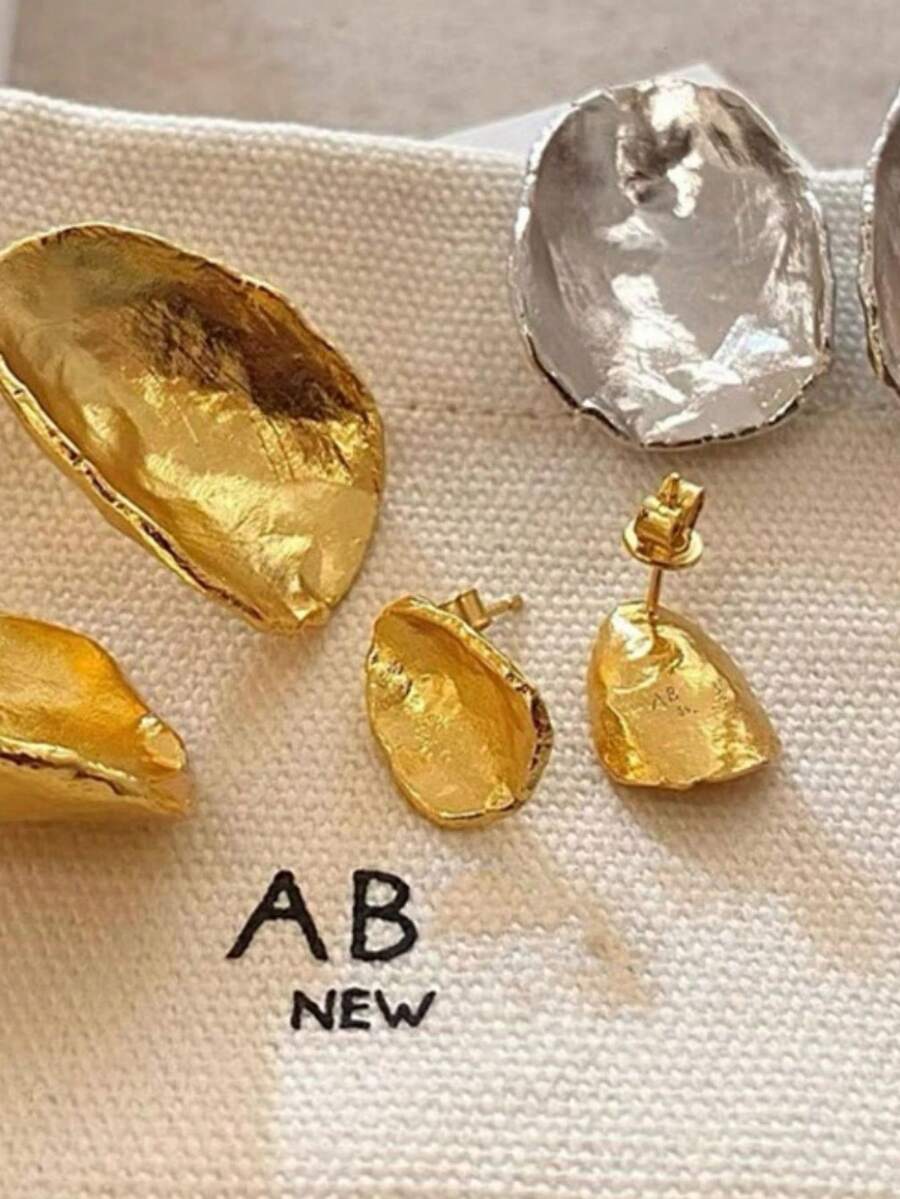 Autumn And Winter New Minimalist Abstract Handmade Textured Round Disc Ear Studs, Versatile Earrings - Gold - View 1