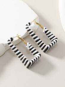 1pair Bohemian Style Black & White Striped / Zebra Striped / Yellow & White / Red & White Leather Hand-Woven C-Shaped Rectangle Earrings, Simple & Fashionable For Everyday Wear