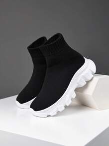 Men's Casual Knit Sneakers For Daily Wear - Black and White - View 3