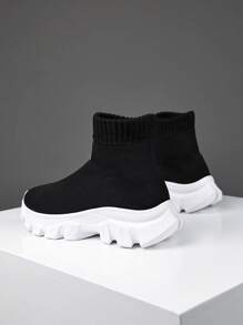 Men's Casual Knit Sneakers For Daily Wear - Black and White - View 2