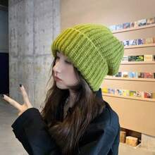 1頂綠色女款冬季針織帽,韓風厚桶毛休閒時尚針織帽,適用於秋冬季節