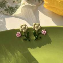 1對優雅花形耳針,適用於日常佩戴或送禮