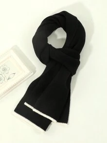 1條男士時尚純黑色白邊圍巾,採用類羊絨材質製成,簡約風格,保暖,適合秋冬日常穿著和旅行