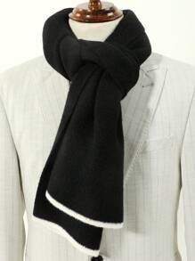 1條男士時尚純黑色白邊圍巾,採用類羊絨材質製成,簡約風格,保暖,適合秋冬日常穿著和旅行
