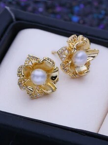 1對時尚優雅的天然淡水珍珠耳環,帶有方形鋯石和花狀造型,非常適合女性,在派對、婚禮和節日贈禮中完美呈現