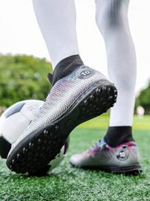 2023 年新款 1 双橡胶底男女款防滑印花足球鞋成人款