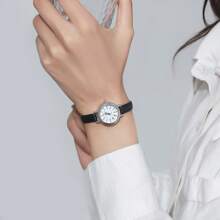 Inspirational Style Fresh Square Mesh Alloy Quartz Watch, Suitable For College Students - Black - View 4