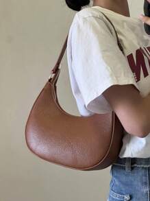 新品时尚简约大气月亮形亮面休闲经典日常通勤可拆卸单肩斜挎包