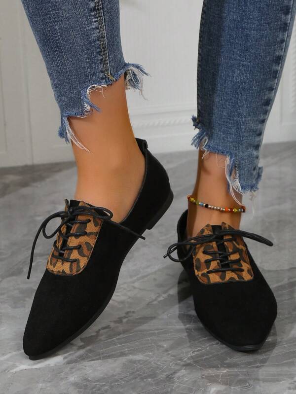 Flache Schuhe aus Cashmere mit Stepparbeiten