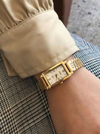 Nuevo reloj de mujer de color dorado con forma cuadrada, minimalista y de moda, casual y versátil, con correa de acero inoxidable ligera y cuarzo, longitud de la correa ajustable