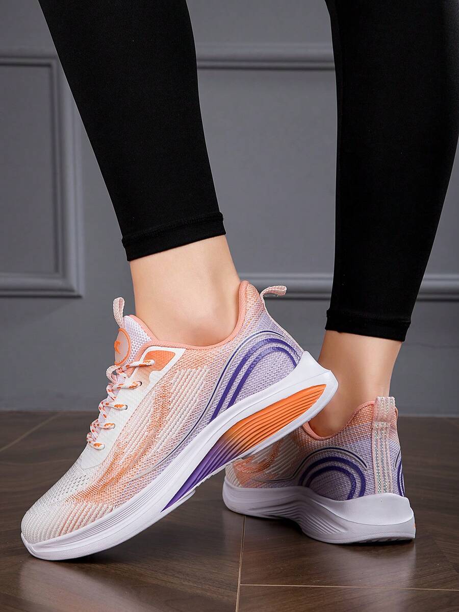 女款休閒運動平底跑鞋,橙白色,低幫透氣網布運動鞋,前系帶適用於戶外活動