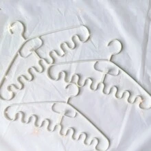 10 件裝背心衣架、胸罩、皮帶、學生宿舍衣物收納、晾衣架,防滑設計 - 白色 - 查看 2