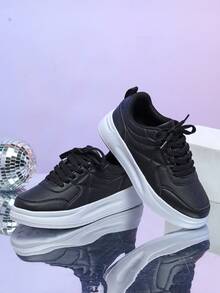 適合男孩、女孩和青少年的黑色休閒舒適步行鞋