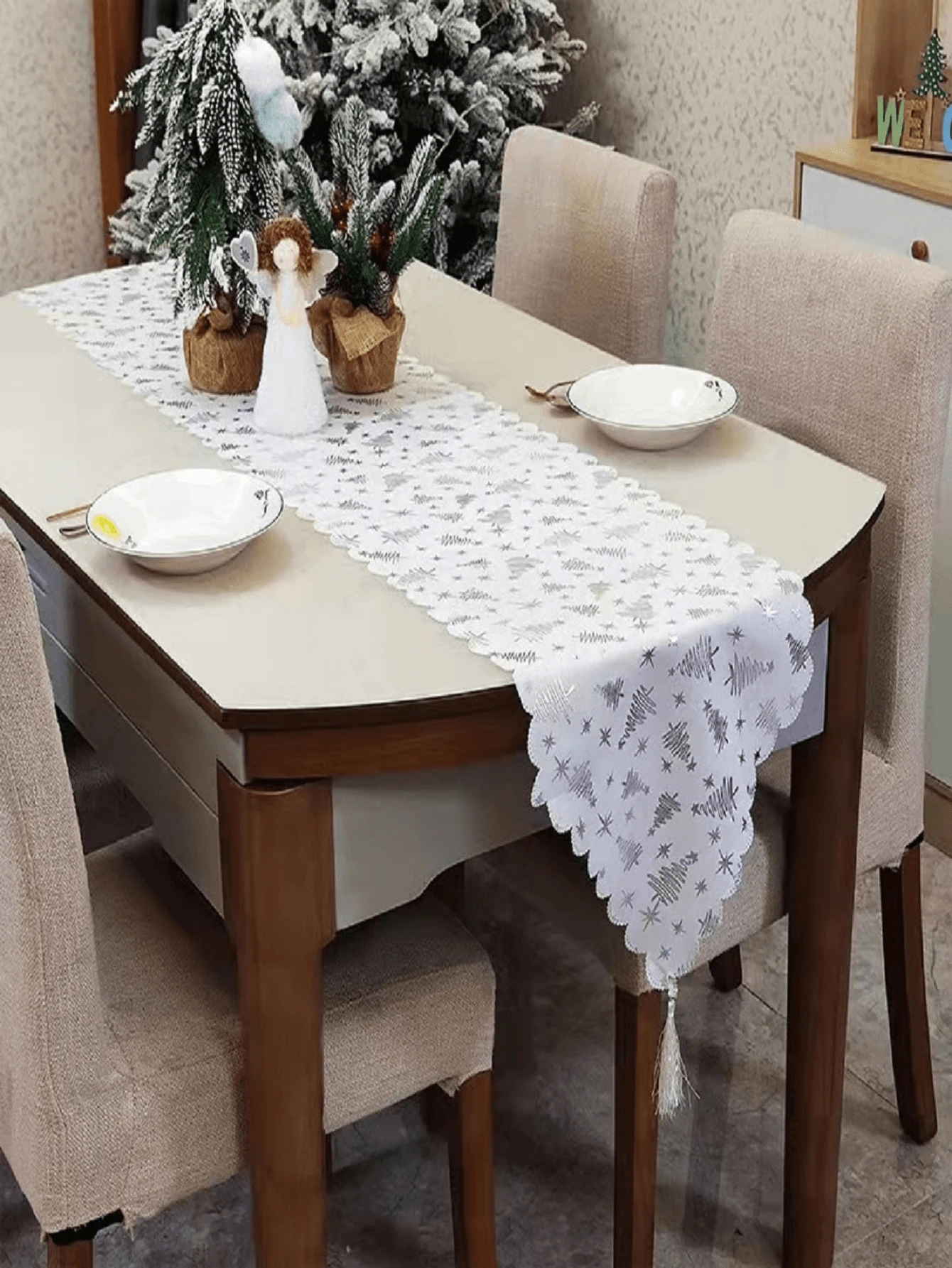 1pc Christmas Tree Pattern White Fringe Table Runner With Beautiful Wavy Edge For Home Dining Table, Tv Cabinet, Long Tablecloth - White - View 1