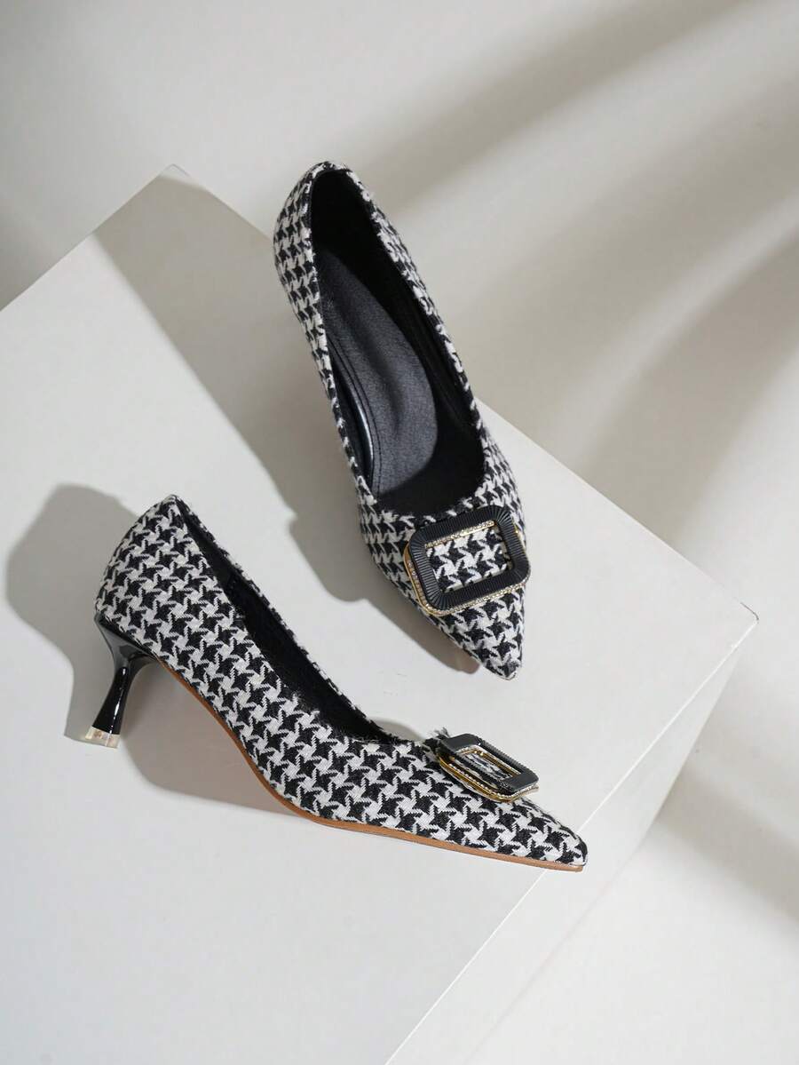 女士尖頭踝帶高跟鞋,秋日穿搭及約會必備,黑白大腳印線圖案豆鞋 - 黑與白 - 查看 1