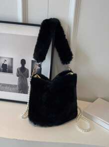 秋冬季黑色斜背包珍珠鏈毛絨包可愛毛茸茸的肩袋女士包2023新款手提桶包