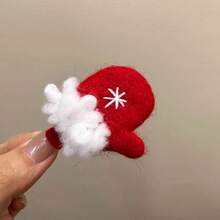1入超可愛卡通毛絨髮夾,聖誕節手工製作,使用羊毛、氈布、紗線和針織製成,圖案包括聖誕老人、聖誕樹、雪人,是孩子和父母一起在聖誕節裝扮和營造新年氛圍的完美髮飾配件