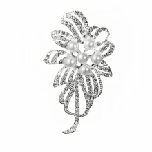 1pc Fashionable Faux Pearl Decor Flower-Shaped Rhinestone Brooch Suitable For Women's Daily Wear Valentines,Mom,Mother,Mother's Day,Gift