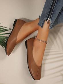 女士秋季平底鞋