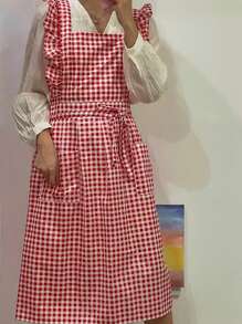 紅白相間格子圍裙一條,現代簡約的褶邊設計,配有雙口袋領帶式保護服,適用於家庭使用/廚房烘焙/野外露營/花店書店/餐廳咖啡館等工作場合