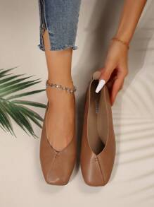 女士秋季平底鞋