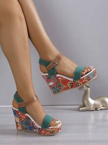 Colorful Wedge Heels & Thick Bottom Green Strap Buckle Sandals - Green - View 2