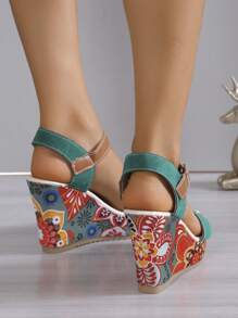 Colorful Wedge Heels & Thick Bottom Green Strap Buckle Sandals - Green - View 5