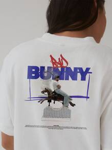 Playera B A D  B U N N Y "Nadie Sabe Lo Que Va A Pasar Mañana." Tee - Blanco - Ver 3