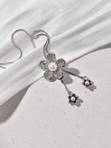 1pc Simple Style Knitted Sweater Chain With Pearl & Flower Pendant - Silver - View 1