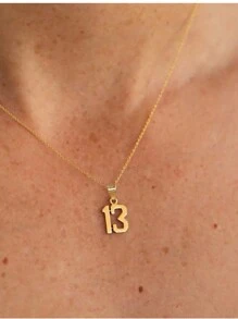 時尚多用途的金色極簡主義數字紀念女士吊墜項鍊,配有個性化阿拉伯數字13吊墜鎖骨鏈,適合女士日常佩戴