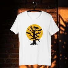 Playera de hombre ,"Arbol Siniestro". Celebrando Halloween. - Blanco - Ver 3