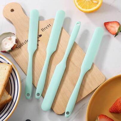 Green Butter Cake Scraper