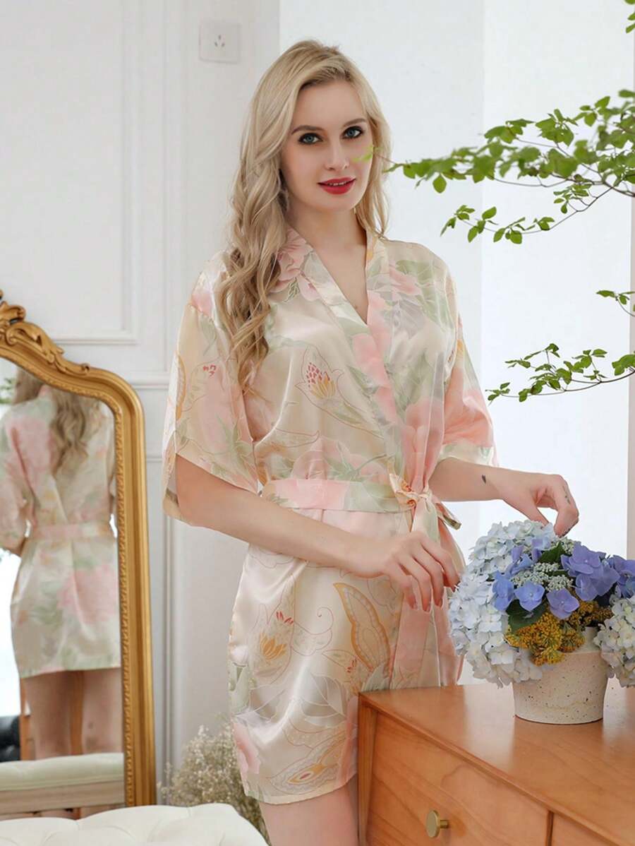 花卉印花絲綢和服禮服,適用於新娘派對和伴娘